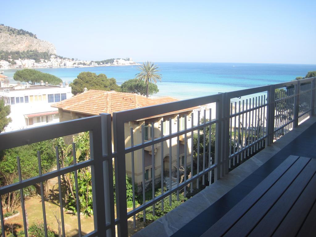 Mondello Luxury Apartment On The Beach 외부 사진